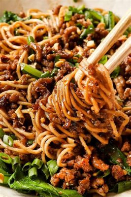  Dan Dan Mian: Ostre makarony Sichuan w pikantnym sosie sezamowym - czy jesteś gotowy na wyzwanie smaku?